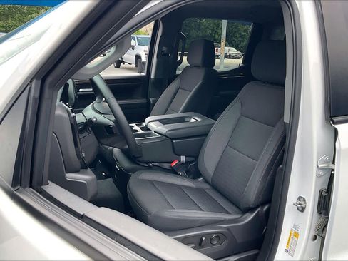 Used 2024 Chevrolet Silverado 1500 LT image 9