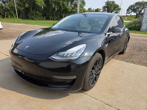 Used 2018 Tesla Model 3 Long Range AWD/4WD image 2