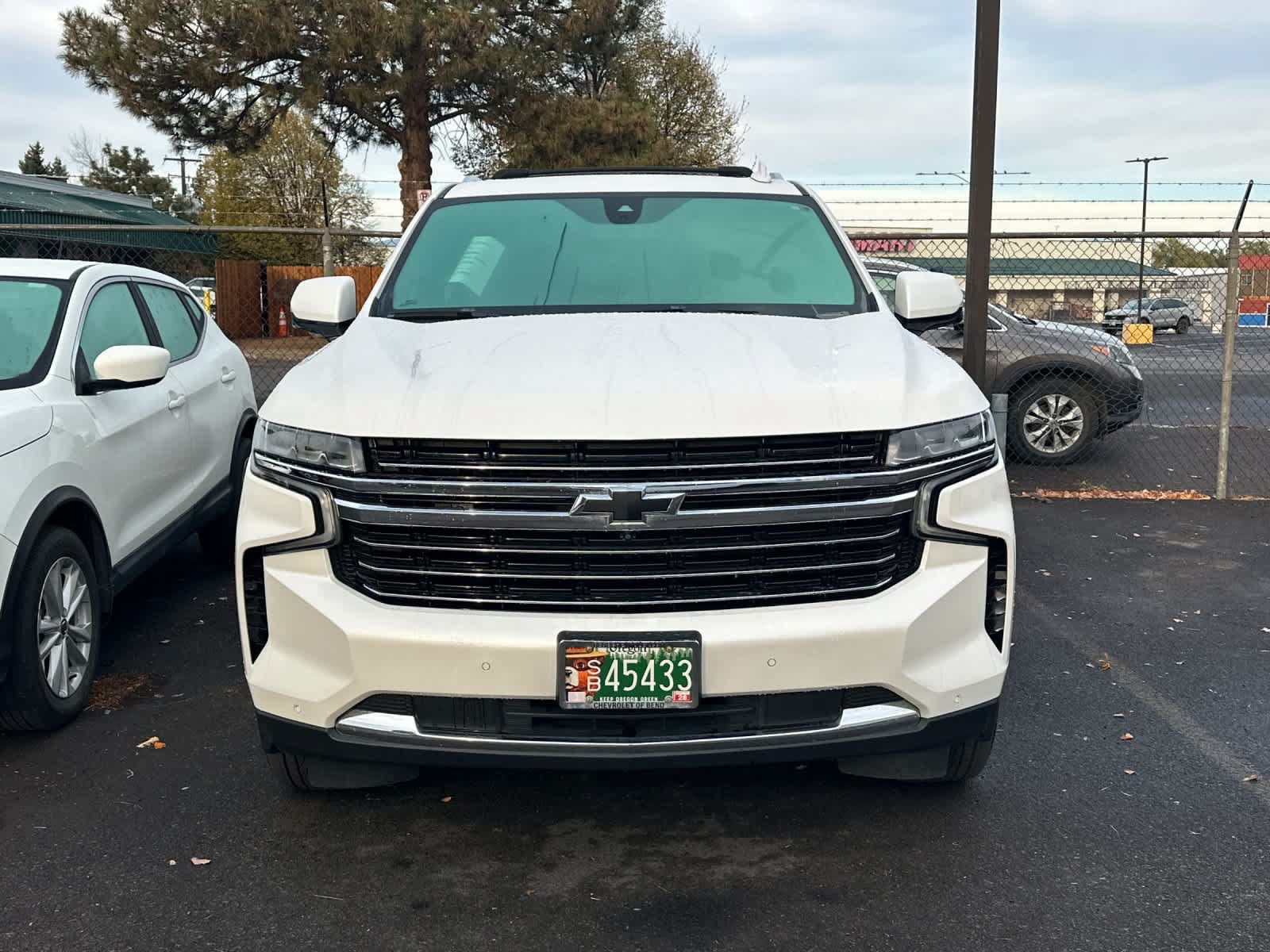 Used 2022 Chevrolet Tahoe LT w/ LT Signature Package AWD/4WD image 2