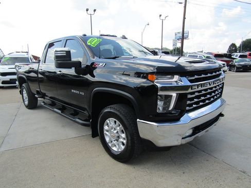 Used 2022 Chevrolet Silverado 2500 LTZ image 2