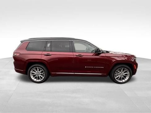 Used 2025 Jeep Grand Cherokee L Summit w/ Luxury Tech Group V AWD/4WD image 8