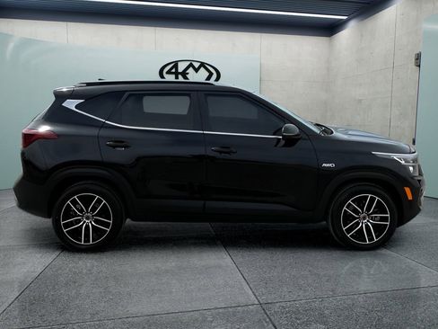Used 2023 Kia Seltos EX AWD/4WD image 2
