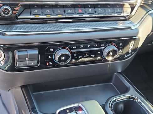 Used 2023 Chevrolet Silverado 1500 ZR2 w/ Technology Package image 26