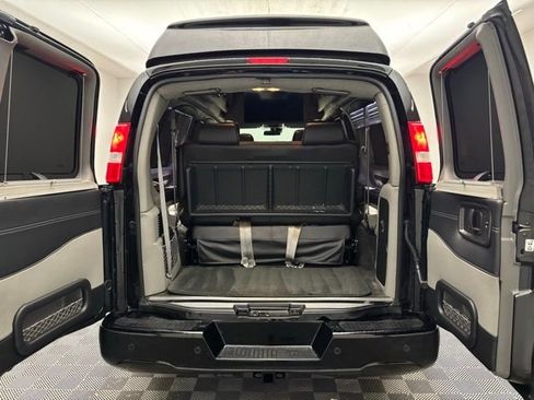 Used 2021 Chevrolet Express 2500 image 10