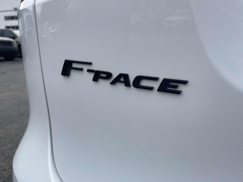 Used 2022 Jaguar F-PACE S AWD/4WD image 15