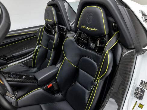 Used 2015 Porsche 918 Spyder AWD/4WD image 7