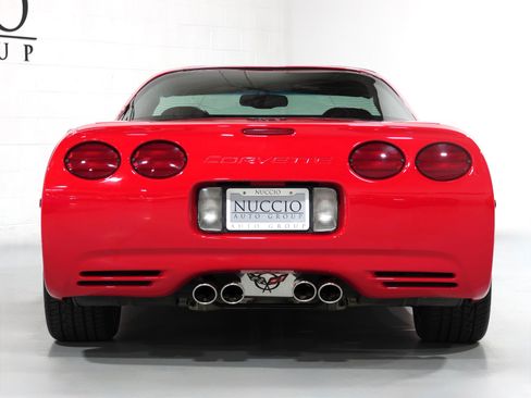 Used 1997 Chevrolet Corvette Coupe w/ Memory Pkg RWD image 8