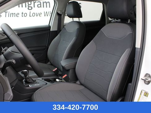 New 2026 Volkswagen Taos SE image 12