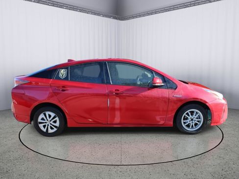 Used 2018 Toyota Prius Two w/ Prius Two Safety Plus Package FWD image 8