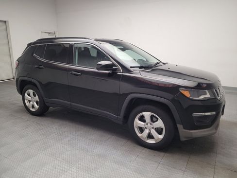 Used 2018 Jeep Compass Latitude w/ Popular Equipment Group FWD image 11