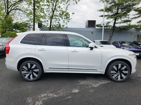 Certified 2024 Volvo XC90 T8 Plus w/ Protection Package Premier AWD/4WD image 7