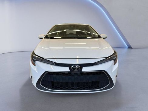 Used 2022 Toyota Corolla XLE image 2