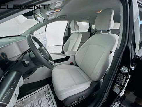 Certified 2025 Hyundai Kona SEL AWD/4WD image 28
