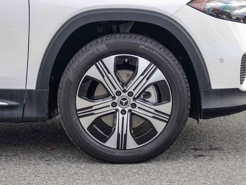 Certified 2025 Mercedes-Benz EQB 300 4MATIC image 40