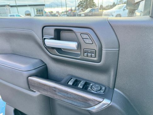 Used 2020 Chevrolet Silverado 1500 LTZ w/ LTZ Premium Package image 28