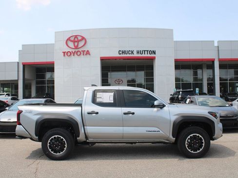 New 2025 Toyota Tacoma TRD Off-Road image 10