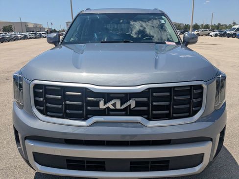 Certified 2025 Kia Telluride S FWD image 3