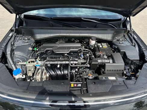Used 2025 Hyundai Kona SEL FWD image 12