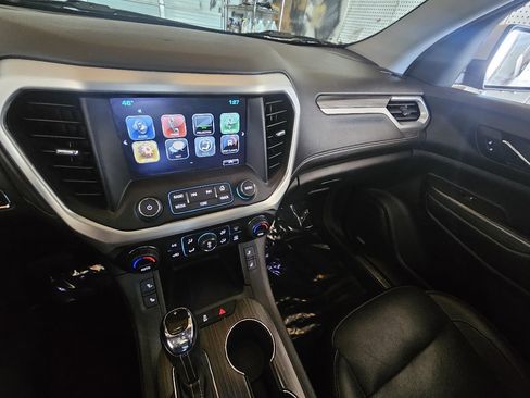 Used 2019 GMC Acadia SLT image 40