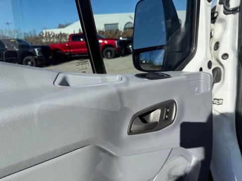Used 2018 Ford Transit 250 130 Low Roof w/ Exterior Upgrade Package image 32