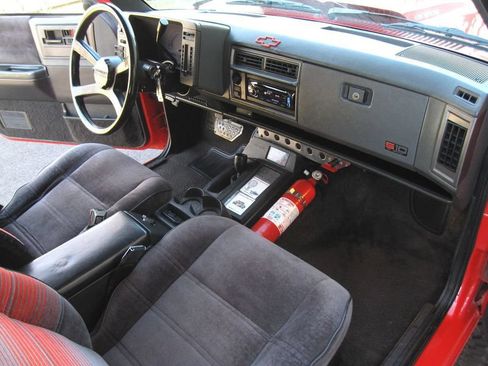 Used 1991 Chevrolet S10 Pickup 4WD 2-Door image 38