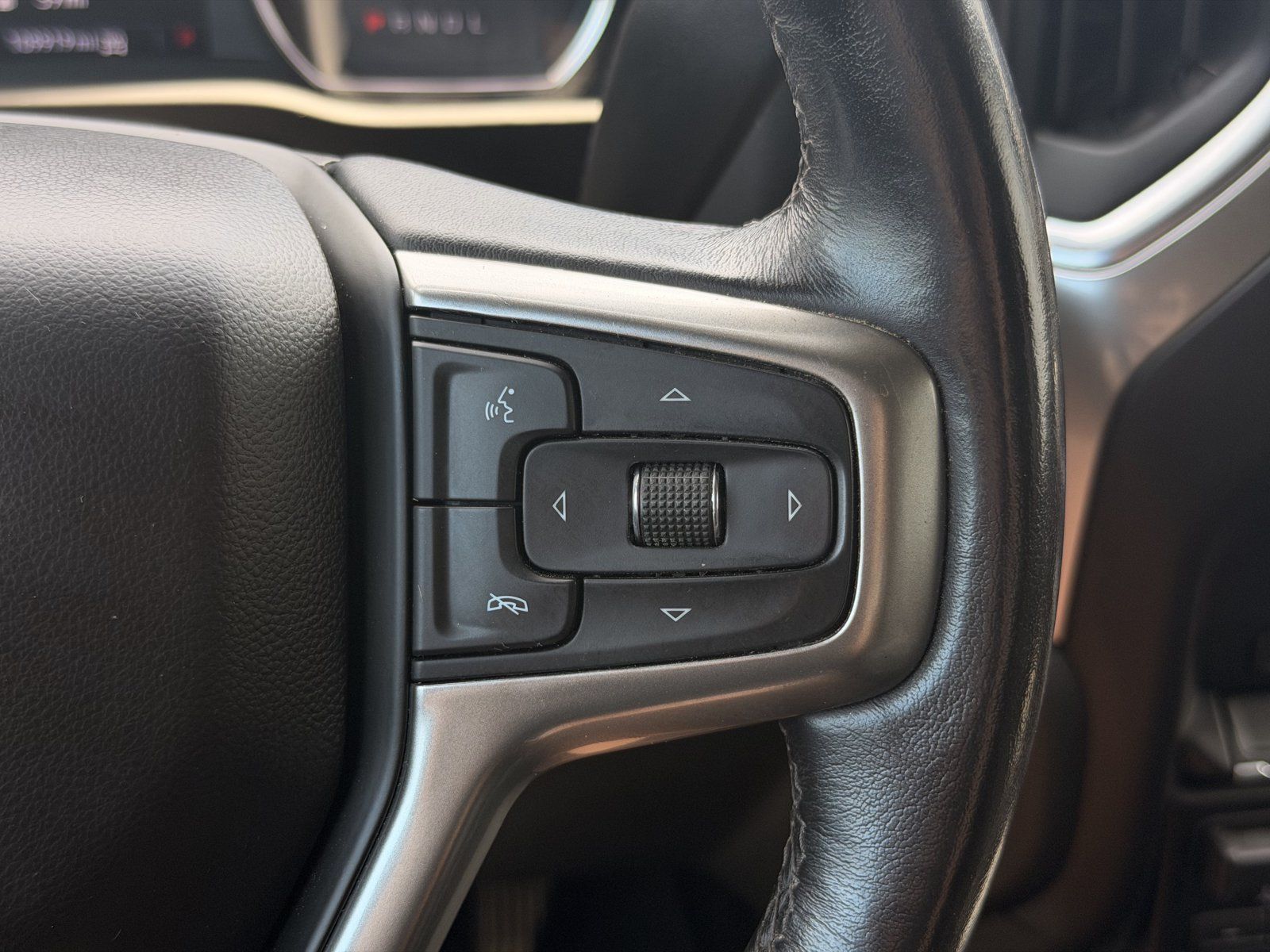 Used 2022 Chevrolet Silverado 1500 LT AWD/4WD image 20