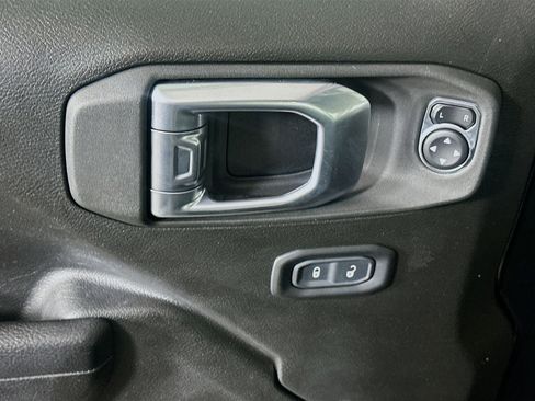 Used 2023 Jeep Wrangler Unlimited w/ Cold Weather Group AWD/4WD image 15