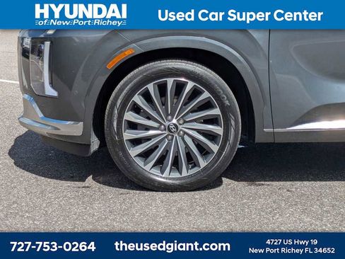 Used 2024 Hyundai Palisade Calligraphy image 10