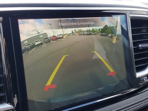 Used 2024 Chrysler Pacifica Limited FWD image 21