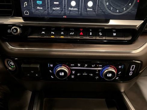 Certified 2024 GMC Sierra 1500 SLT w/ SLT Premium Plus Package AWD/4WD image 29