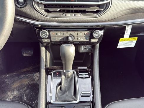 New 2026 Jeep Compass Limited w/ Sun, Sound & Navigation Group AWD/4WD image 16