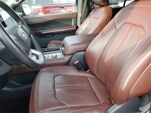 Used 2022 Ford Expedition Limited image 28