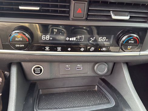 Used 2023 Nissan Rogue SV FWD image 19