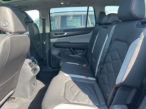 New 2026 Volkswagen Atlas Peak Edition image 32