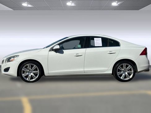Used 2013 Volvo S60 T5 image 2