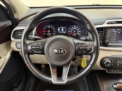 Used 2018 Kia Sorento LX image 21
