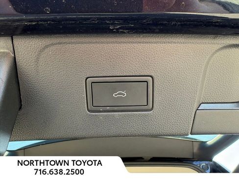 Used 2022 Volkswagen Atlas SE image 29