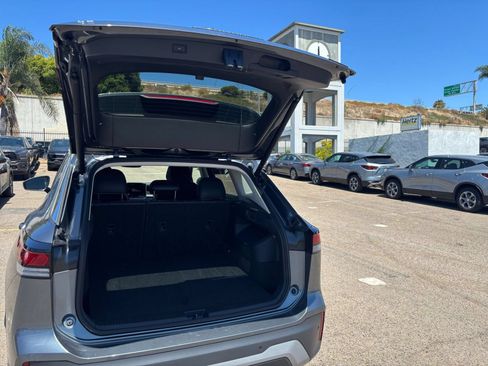 Used 2026 Volkswagen Tiguan SE AWD/4WD image 28