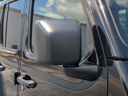 Used 2025 Jeep Wrangler Unlimited Sahara w/ Safety Group image 13