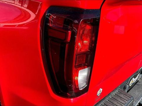 Used 2023 GMC Sierra 1500 SLE image 24