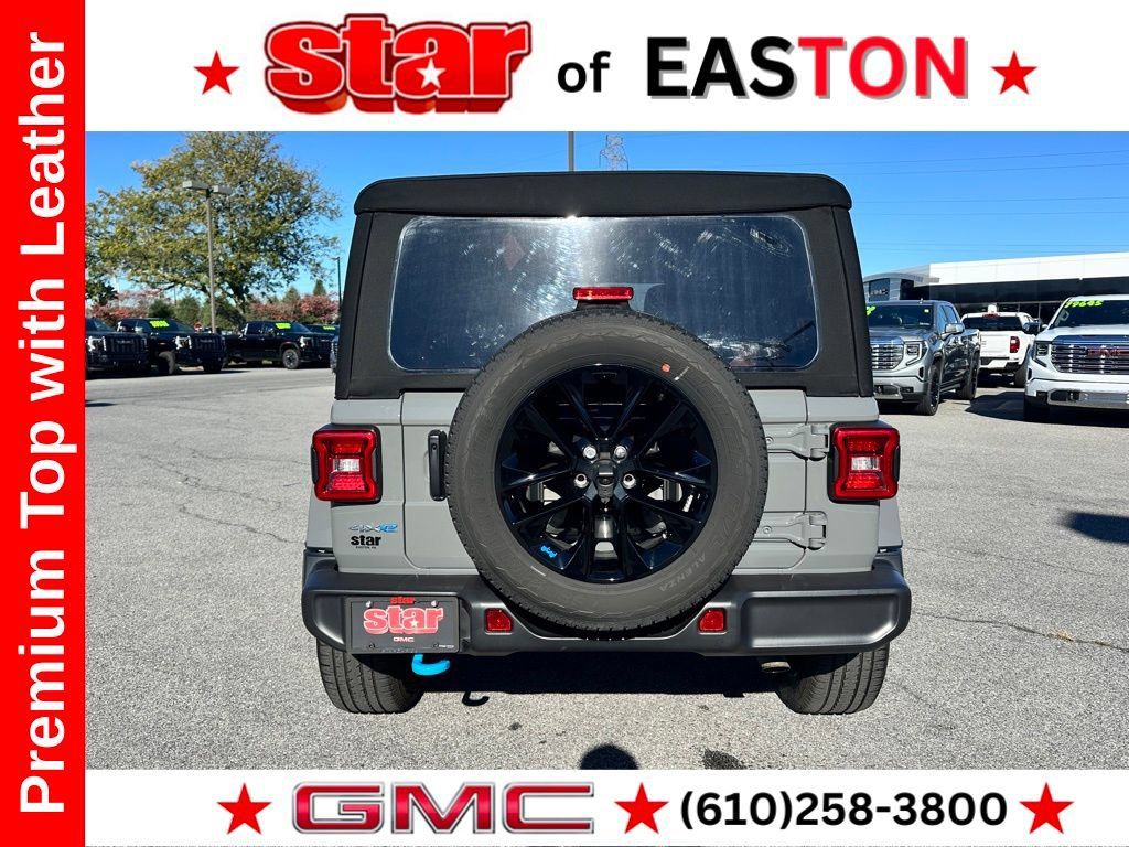 Used 2023 Jeep Wrangler Unlimited Sahara w/ Cold Weather Group AWD/4WD image 8