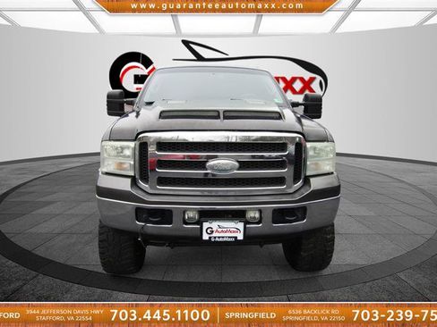 Used 2005 Ford F250 Lariat image 2