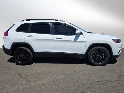 Used 2021 Jeep Cherokee Latitude Lux FWD image 2