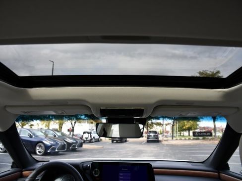 New 2025 Lexus ES 350 w/ Premium Package image 30