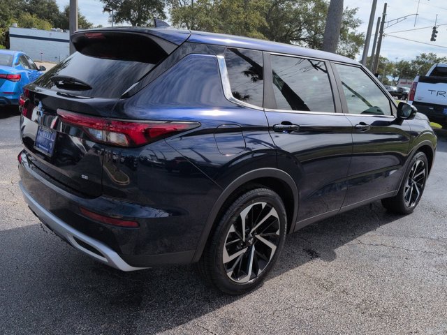 Used 2023 Mitsubishi Outlander SE AWD/4WD image 4