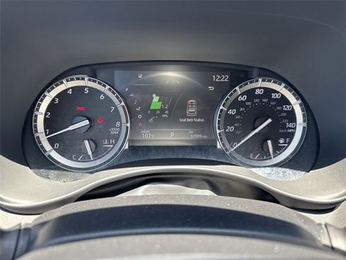 Used 2022 Toyota Highlander XLE image 12