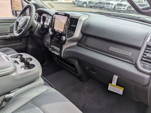 New 2026 RAM 2500 Big Horn AWD/4WD image 17