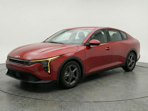Used 2025 Kia K4 FWD image 3