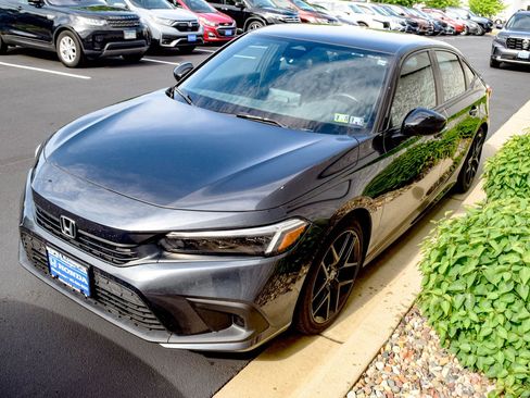 Used 2024 Honda Civic Sport image 1