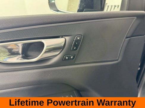 Used 2024 Volvo XC60 B5 Core image 10